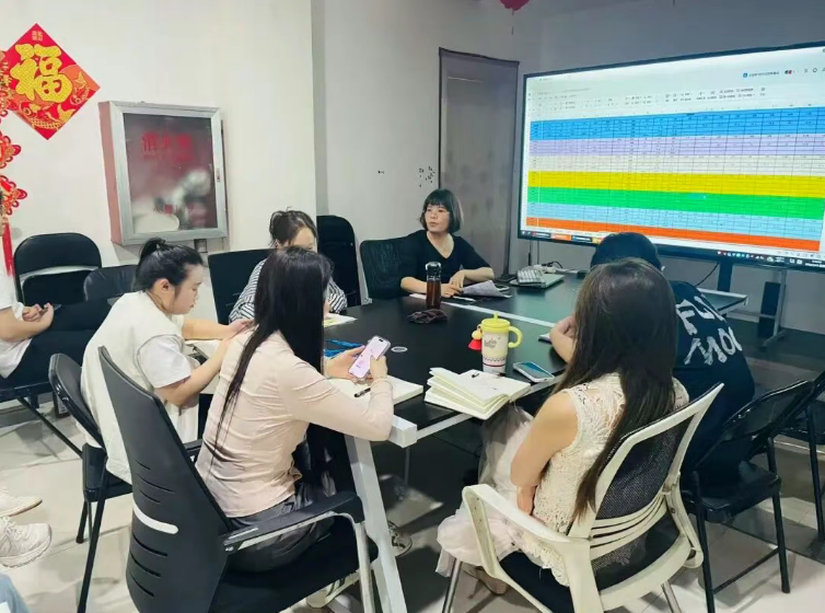 以心服务，携手同行，在取长补短中共赴成长